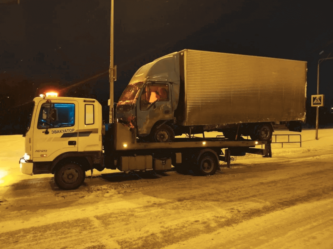 Фото эвакуации грузовика